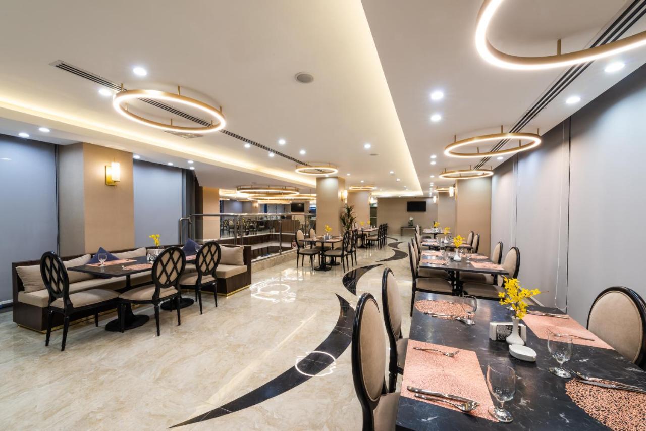 Warwick Riyadh Al Wezarat Riade Exterior foto